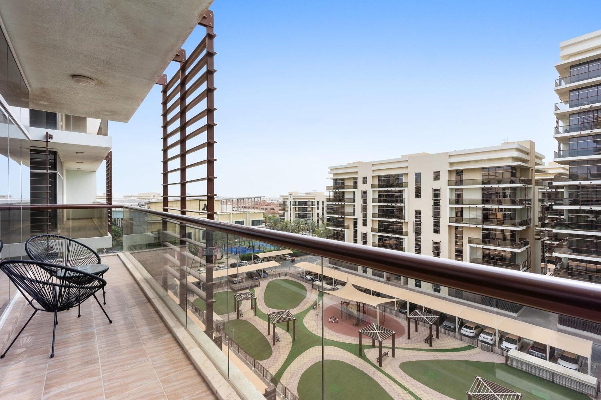 Ferienwohnung Silkhaus Luxurious 1 Bdr Next To Golf Course Abu Dhabi Exterior foto