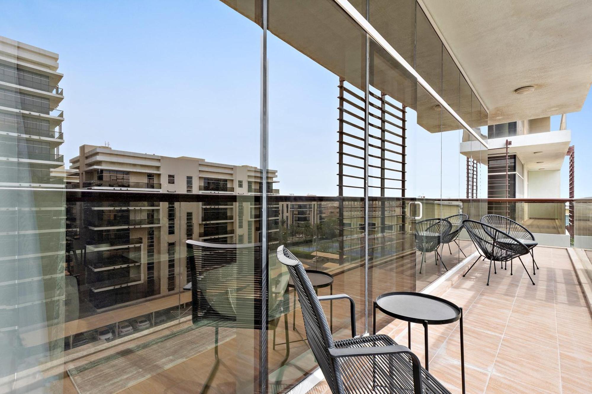 Ferienwohnung Silkhaus Luxurious 1 Bdr Next To Golf Course Abu Dhabi Exterior foto