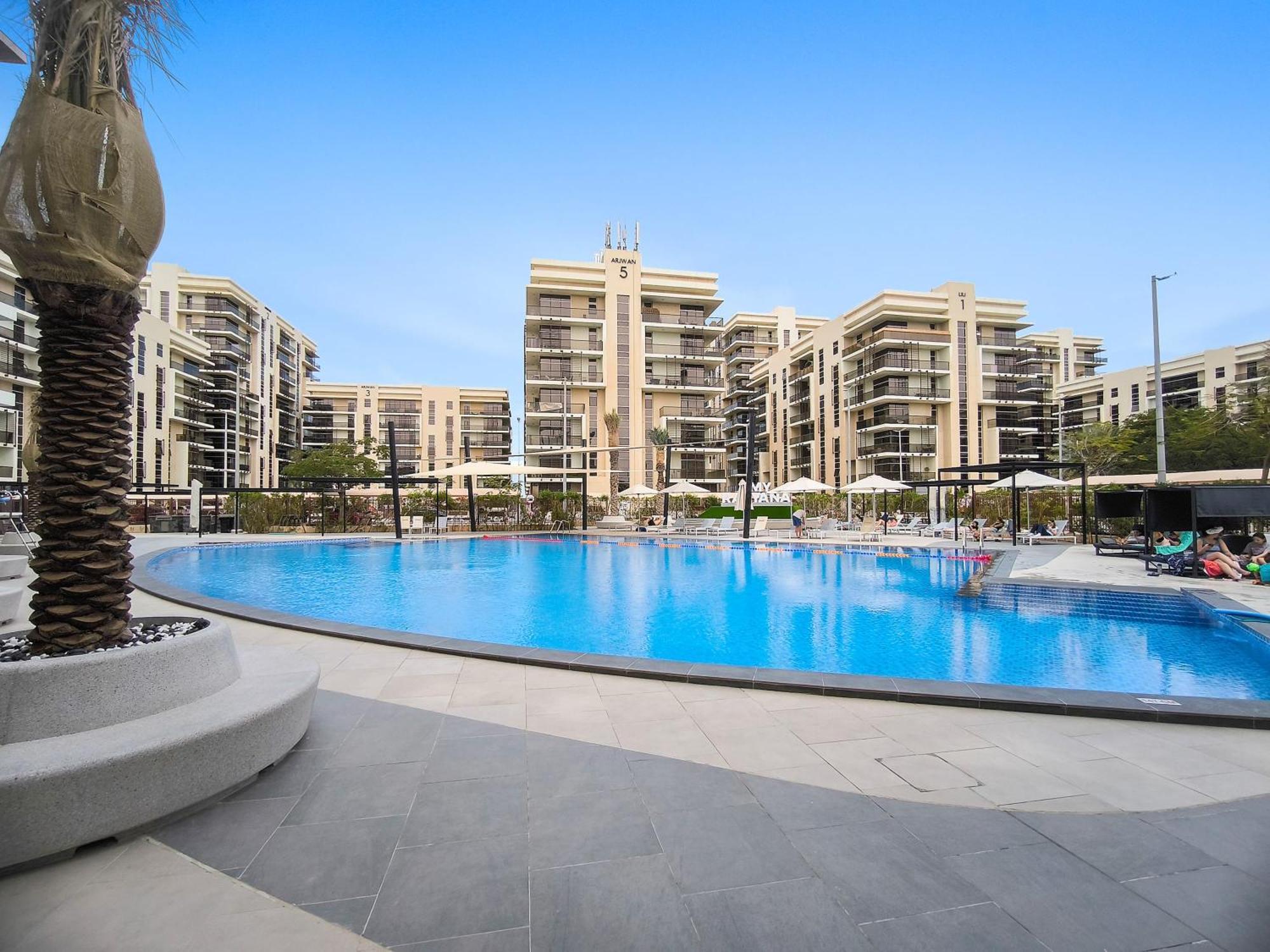Ferienwohnung Silkhaus Luxurious 1 Bdr Next To Golf Course Abu Dhabi Exterior foto
